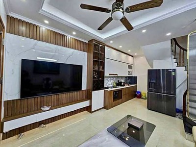 Trung tâm mỹ đình   5 tầng   gần sân vận động   nhà đẹp ở ngay 1