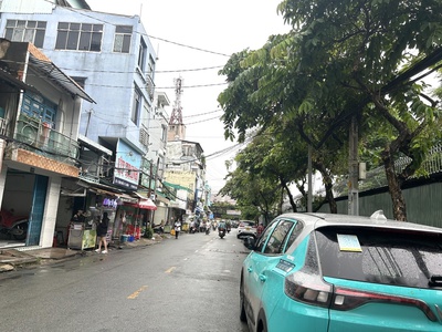 Nhà bán nằm ngay trung tâm q4 - mặt tiền đường xóm chiếu - giao thương giừa đoàn văn bơ, xóm chiếu 3