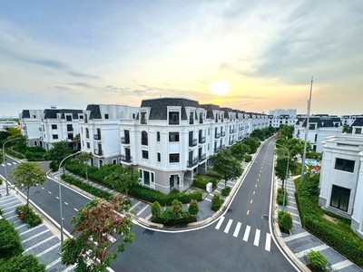 Biệt thự song lập hồng hạc city phú mỹ hưng 9x20,400m2, 22 tỷ, mua tt cđt, ls 0 xem thực tế 0