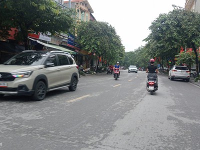 Bán đất đẹp giá rẻ   việt hưng, ô tô 7 chỗ vào đất, 20m ra mặt phố lớn  diện tích: 60m , giá 13 1