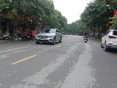 Bán đất đẹp giá rẻ   việt hưng, ô tô 7 chỗ vào đất, 20m ra mặt phố lớn  diện tích: 60m , giá 13 2