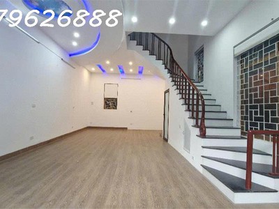 Nhà mặt phố bà triệu - ô tô tránh,  vỉa hè rộng - nở hậu - lô góc - kinh doanh đỉnh 3