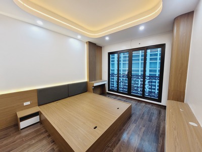 Bán nhà 5 tầng, ô tô đỗ cửa   ngõ thẳng, cách phố cầu giấy chỉ 50m   giá 15.5 tỷ 1