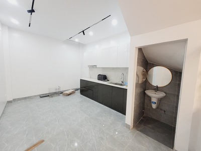 Bán nhà 5 tầng, ô tô đỗ cửa   ngõ thẳng, cách phố cầu giấy chỉ 50m   giá 15.5 tỷ 4