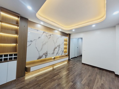 Bán nhà 5 tầng, ô tô đỗ cửa   ngõ thẳng, cách phố cầu giấy chỉ 50m   giá 15.5 tỷ 3