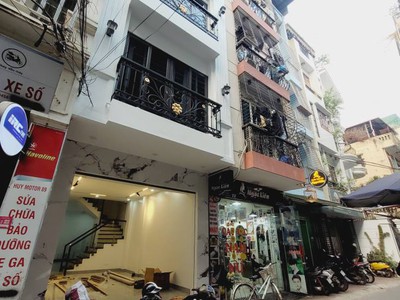 Bán nhà 5 tầng, ô tô đỗ cửa   ngõ thẳng, cách phố cầu giấy chỉ 50m   giá 15.5 tỷ 0
