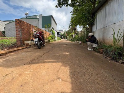 Bán lô đất siêu to   sát cổng sau đại học tây nguyên  4 tỷ 5  vị trí cực kỳ đắt giá   chỉ vài bước 3