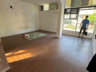 Nhà tây hồ 35m, đường trước nhà 20m, mặt.tiền. 6.8m, vào bước ra mặt hồ tây 0