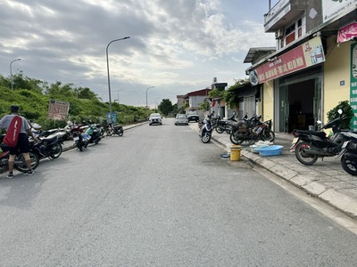 Cần bán lô góc 46,6m2 đất mặt đường xóm 2 Đông Dư, Phường Bát Tràng. Đường ô tô tránh 0