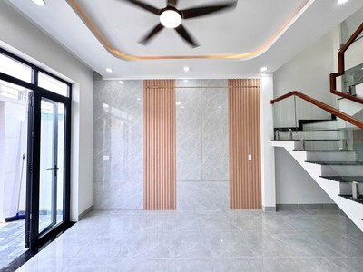  NHÀ CHÍNH CHỦ   KCN CẦU TRÀM - Cần Đước - Long An - DT 90m2 - GIÁ 2 TỶ - SHR,  1