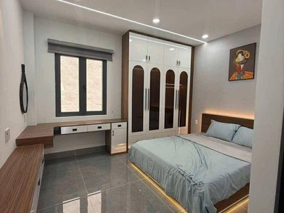Siêu phẩm 5 tầng thiết kế sang trọng hiện đại 53m2, tặng full nội thất cao cấp. gần ngã ba đông 2