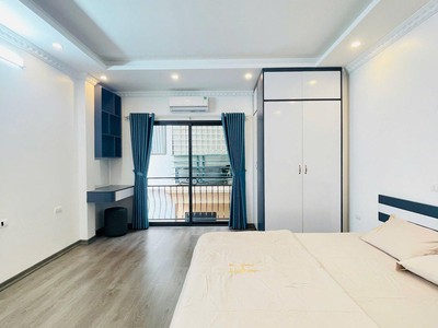 Bán nhà phạm văn đồng 40m xây mới 6 tầng thang máy ngõ thông gần ô tô 2
