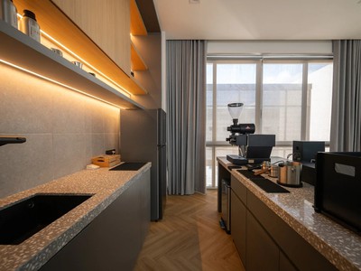 Bán nhà 9 tầng x 140m2 - ngõ 28 nguyên hồng - huỳnh thúc kháng - 65 tỷ 0
