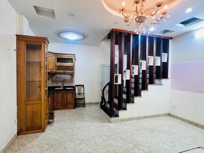 Nhà đẹp 5 tầng, lô góc đường hồ tùng mậu, ngõ nông, an ninh tốt    7.3 tỷ 1