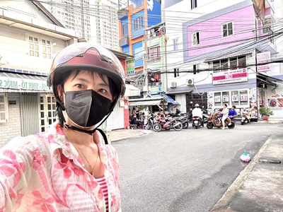 Tìm không có căn thứ 2- nhà bán mt bến vân đồn- xe hơi đậu cửa-thông ra khánh hội, hoàng diệu- gần 1