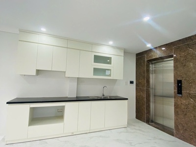 Sài đồng  nhà mới xây 6 tầng- thang máy - ngõ thông- cực thoáng-ở sướng.   diện tích 40m chỉ 2