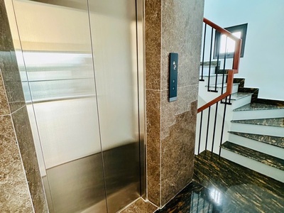Sài đồng  nhà mới xây 6 tầng- thang máy - ngõ thông- cực thoáng-ở sướng.   diện tích 40m chỉ 3