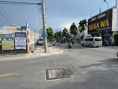 Bán đất dt: 942,9m2, tặng nhà 2 tầng giá tốt mặt tiền đường số 4 ấp chánh  tân xuân, hóc môn 3