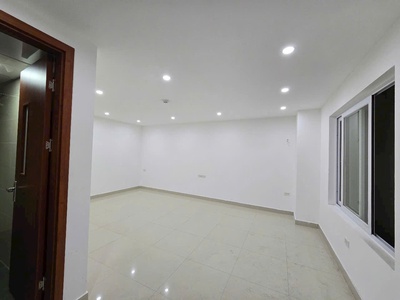 Tòa nhà văn phòng bên mình còn các sàn trống làm văn phòng 150m  giá 20triệu/th 1