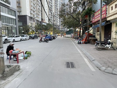 Bán nhà C4 mặt phố 390 Nguyễn Văn Cừ: 37,4m2 đối diện 3 chung cư Berriver và gần Bệnh viện Tâm Anh 0