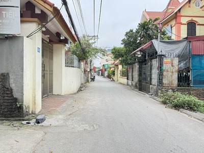 Cần bán lô góc 46,6m2 đất mặt đường xóm 2 Đông Dư, Phường Bát Tràng. Đường ô tô tránh 7