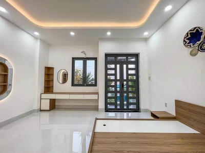 Chính chủ bán nhà mặt tiền đinh đức thiện, cần đước  gần kcn cầu tràm , 100m , sổ hồng riêng, giá 2, 3