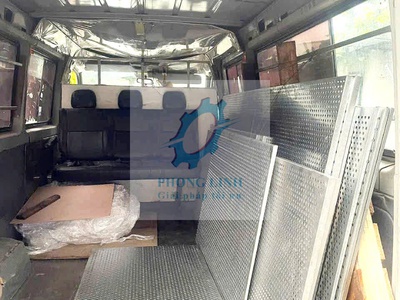Tôn đột lỗ kích thước 1.2 2.4m, 4