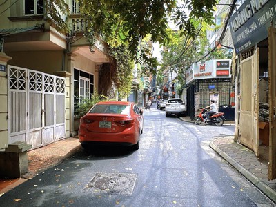 Bán tòa nhà phố thái hà 7 tầng thang máy - dòng tiền 150 triệu/tháng -trước nhà ô tô tránh - phân 0