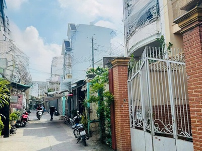 Trung tâm q.10   hxh cmt8   nhà 6 tầng 11pn   dòng tiền 50tr/th   9 tỷ hơn 0