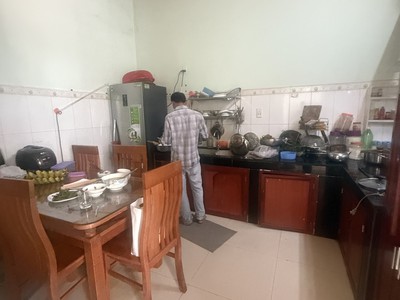  bán nhà cấp 4   mặt tiền rộng, kiệt 5m ô tô tránh   gần biển   trung tâm  0