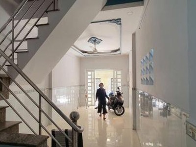 Cho thuê nhà  3,3m x 12,5m  hẻm 4m khu vực đường nguyễn thái sơn phường 5 3