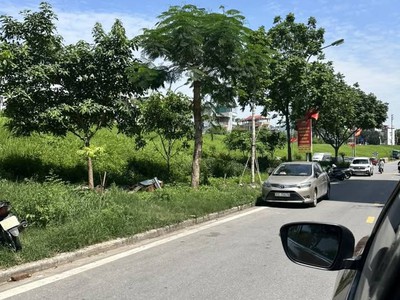 Bán đất tặng nhà- ngọc thuỵ -long biên- 130m, mt 6,5m, ô tô 7 chỗ vào nhà qua nhà, hơn 160 tr/m 0