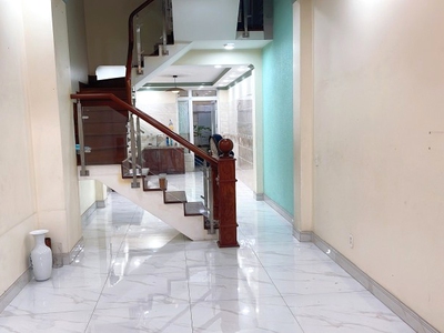 Bán nhà 3 tầng mới đẹp ở ngay 70m2   4 pn chỉ 5,8 tỷ hồ văn tư trường thọ thủ đức 3