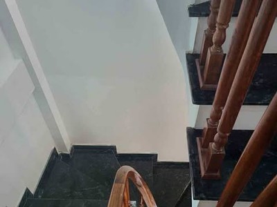 Đại cát ô tô 7 chỗ đỗ cửa, trước nhà. sân chơi rộng đỗ nhiều ô tô, sân chơi rộng tập thể dục. 2