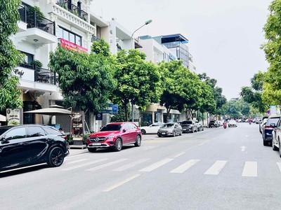 Bán nhà lâm hạ- bệnh viện tâm anh, 90m x 4 tầng, mặt tiền 6m, phân lô, vỉa hè, ôtô tránh 0