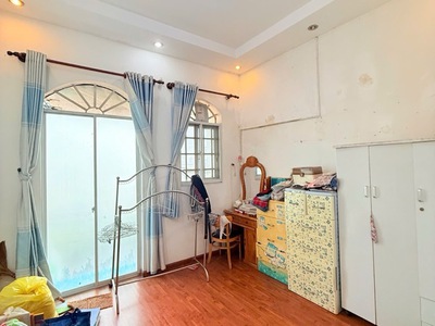 Tân bình khu sân bay, 35m2  2 tầng đúc thật 2pn, sổ a4 hoàn công đủ, tặng nội thất, chào chỉ 3.x tỷ 2