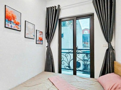 Bán toà căn hộ dịch vụ 6 tầng   bùi xương trạch 2