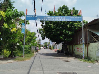 Bán nhà xưởng 1.039m    mặt tiền đường ttt18, hóc môn   vị trí đẹp, vào kinh doanh ngay 2