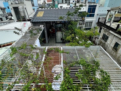 Nhà bán đường bến vân đồn vị trí đắc địa ngay trung tâm q4- ngang lớn- thiết kế đẹp - chỉ 2 phút 4