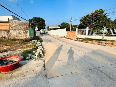 Bán 230m2 đất mặt tiền lê lai, bình tân, lagi giá rẻ 300tr/m ngang view sông 0