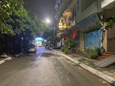 Hót nhà tây hồ 60m, phân lô, ô tô tránh nhau, thuận tiện cho kinh doanh  nhà xây chắc chắn full đồ 0