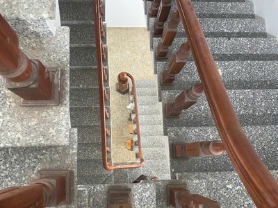 Giá bất ngờ .bán nhanh  nhà 4 tầng .dt 65m2 . mt 5m. ngõ ô tô tránh- đường trần hưng đạo 2
