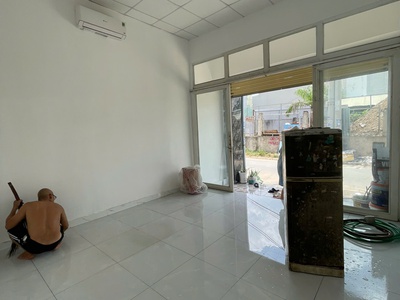 Cho thuê nhà nguyên căn mặt tiền đường lớn   quận 12 2