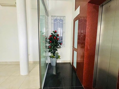 Bán nhà lô góc   3 mặt thoáng   6 tầng thang máy   ngõ ô tô tránh   cách trần duy hưng 10m   18.9 tỷ 0