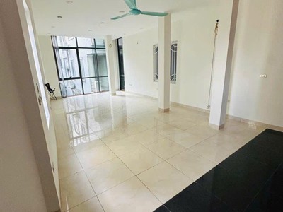 Bán nhà lô góc   3 mặt thoáng   6 tầng thang máy   ngõ ô tô tránh   cách trần duy hưng 10m   18.9 tỷ 4