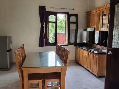 Cho thuê căn hộ 150m , tầng 2, biệt thự -ngõ 279 đội cấn,ba đình, căn hộ đẹp, full đồ 1