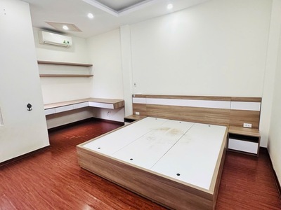Bán nhà đẹp dương khuê - 10m ô tô - lô góc - ở ngay 2
