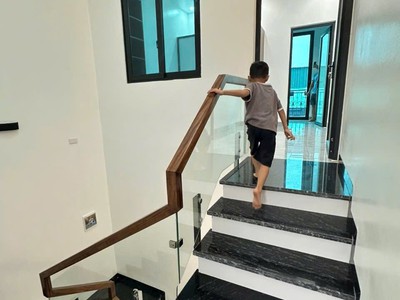 Bán căn nhà 3 tầng ngõ phố Bình Lộc, ph Lê Thanh Nghị, Tây HP, 52.6m2, 3 ngủ, 3vs, mt 4m 9