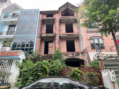 Cần bán nhà liền kề thô 4 tầng 105m2 KĐT Việt Hưng. Gần phố Bùi Thiện Ngộ và Mai Chí Thọ 0