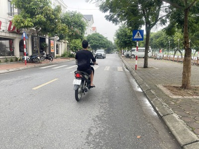 Cần bán nhà liền kề thô 4 tầng 105m2 KĐT Việt Hưng. Gần phố Bùi Thiện Ngộ và Mai Chí Thọ 3